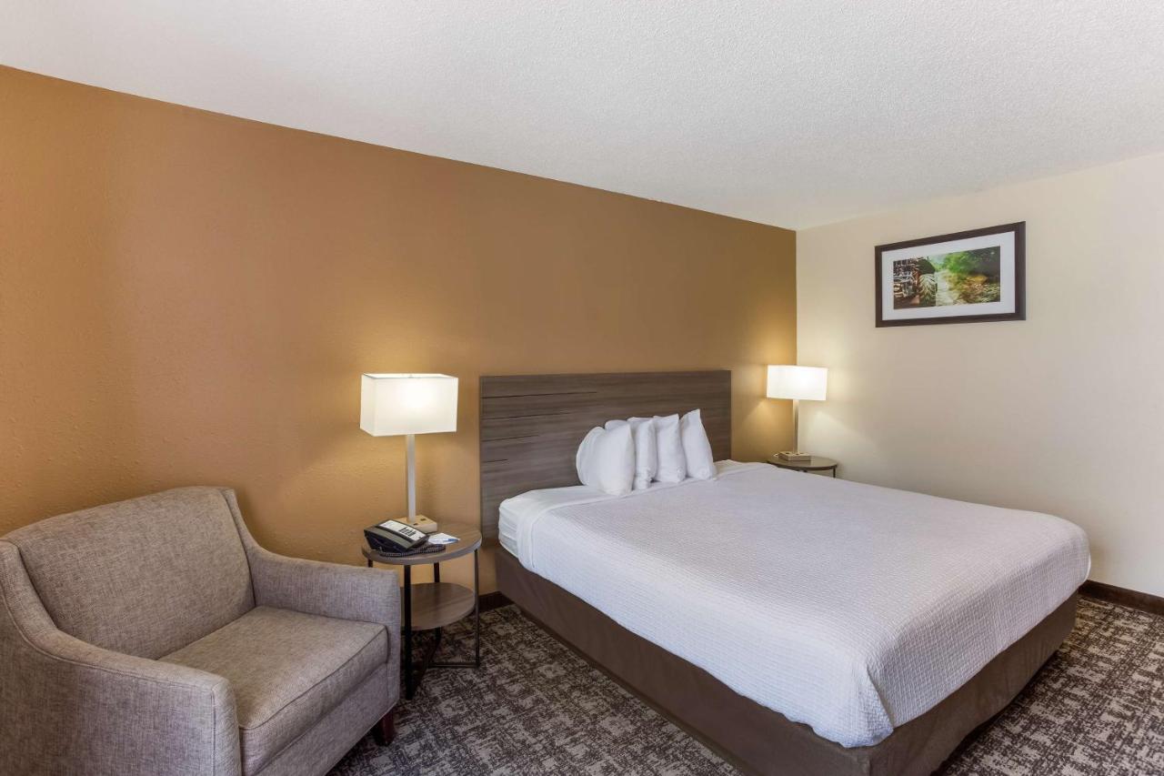 Best Western Logan Inn Chapmanville Exterior photo