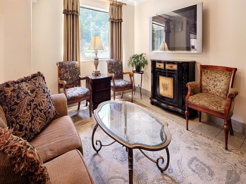 Best Western Logan Inn Chapmanville Exterior photo